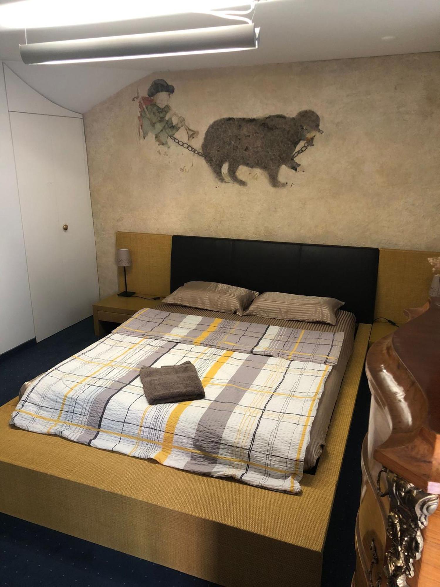 Bedroom Cum Office With Shared Shower In Zug'S Old Town Buitenkant foto